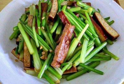 江苏两所高级中学都出事儿了!餐饮食品含“不得检出”项目,芹菜农药残留超标!